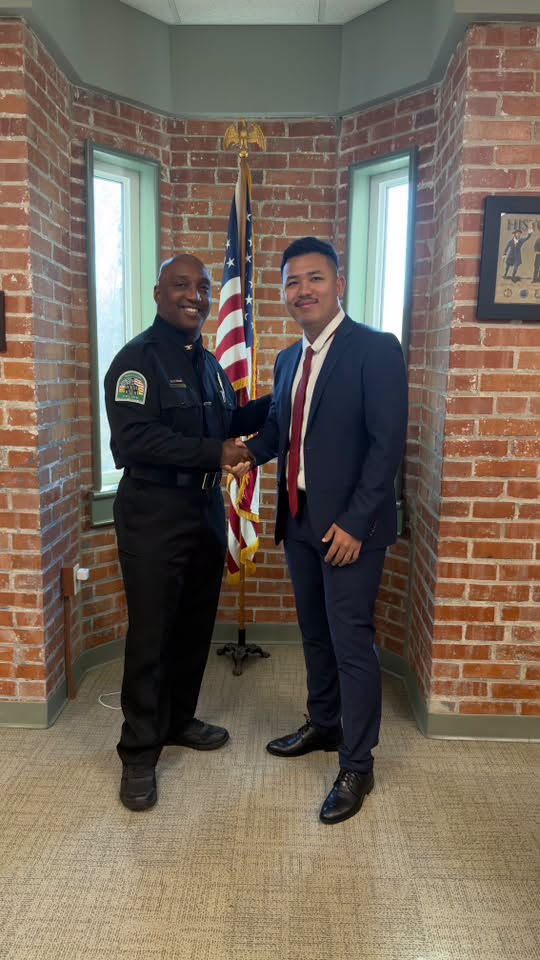 Batavia Police Chief Eric Williams welcomes Officer Keyes