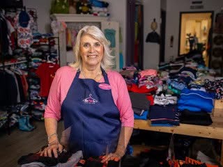 A RePete's Closet for Kids volunteer