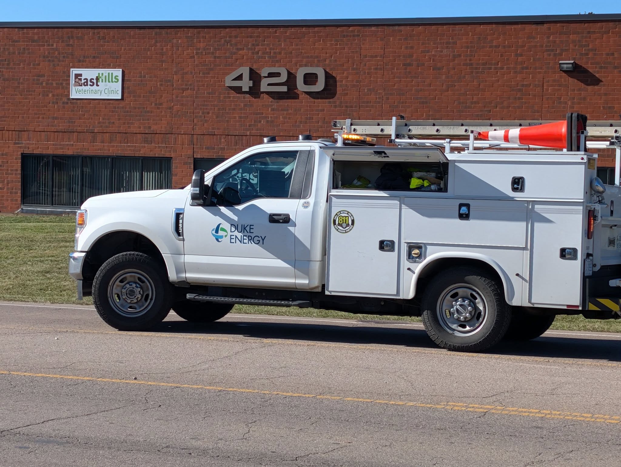 Duke Energy crew responds to Wards Corner Road gas leak